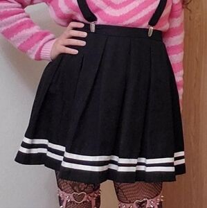 🖤🤍 Hot Topic Pleated Skater Skirt 🤍🖤 Women's M